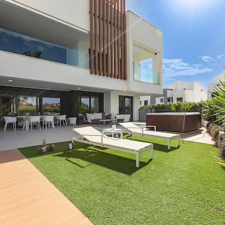 Spacious Flat With Jacuzzi In Mirador Del Sol Εστεπόνα