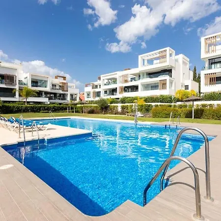 Spacious Flat With Jacuzzi In Mirador Del Sol Εστεπόνα