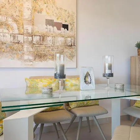 Daire Spacious Flat With Jacuzzi In Mirador Del Sol Estepona