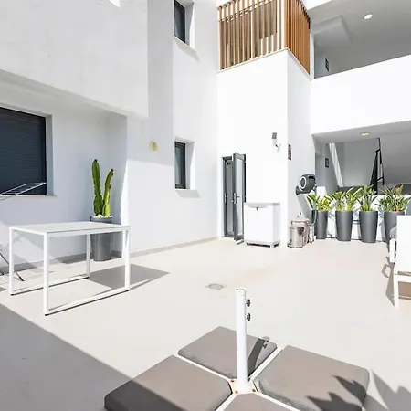 Spacious Flat With Jacuzzi In Mirador Del Sol