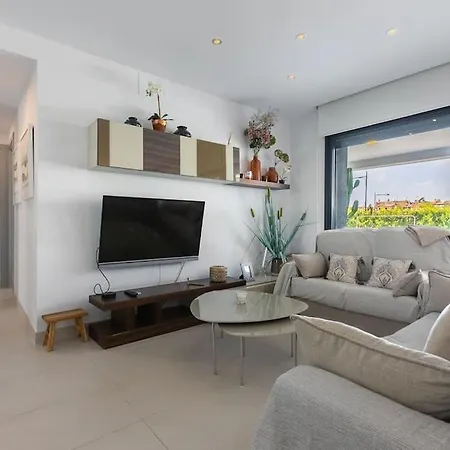 Daire Spacious Flat With Jacuzzi In Mirador Del Sol Estepona
