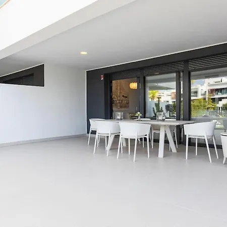 Διαμέρισμα Spacious Flat With Jacuzzi In Mirador Del Sol Εστεπόνα